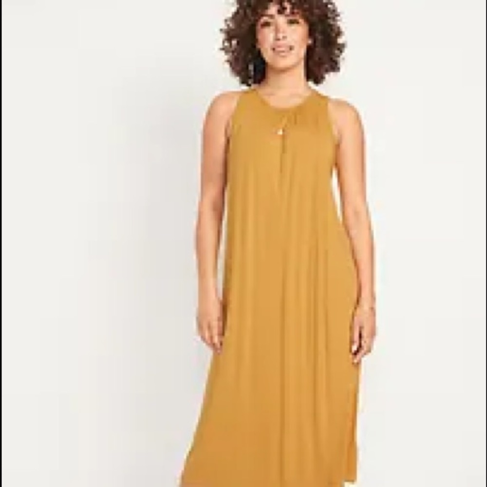 Maternity Sleeveless Shirred Nursing Midi Dress